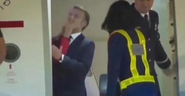 giacalone macron schiaffo